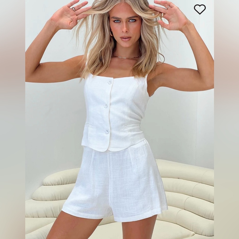 NEW W/O TAGS Riva Set White